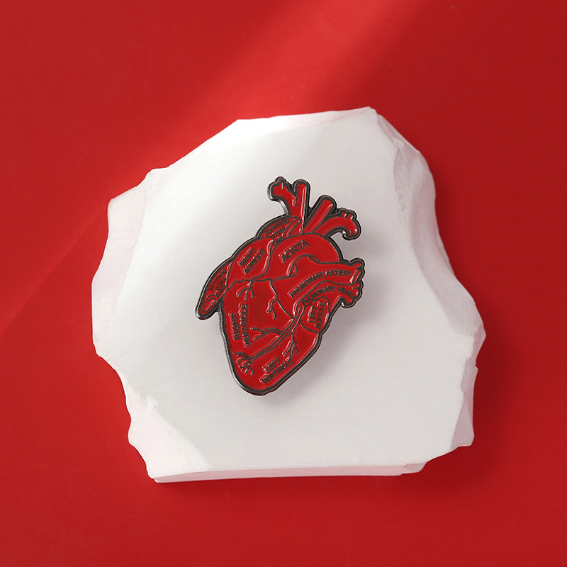 Anatomical Heart Enamel Pin Br - Medical Label recension och pris
