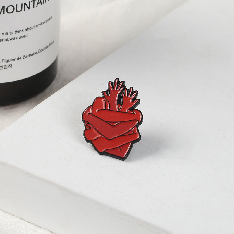 Anatomical Heart Enamel Pin Br - Medical Label recension och pris